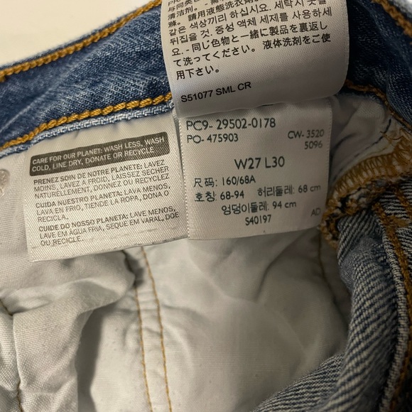 Medium Wash Levi’s 501 Jeans - Picture 5 of 5